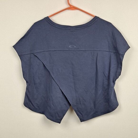 Oakley Luxe Crop top NWT - Picture 3 of 6